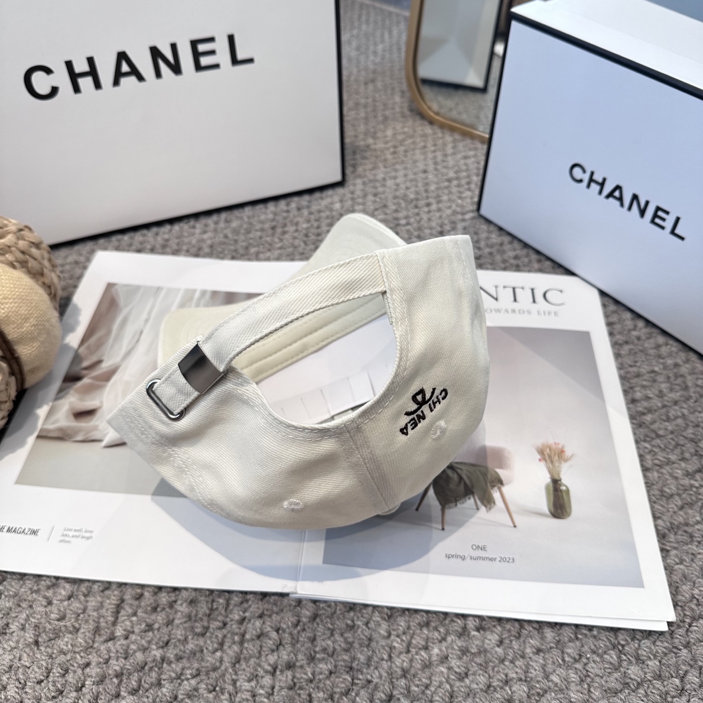   CHANEL香奈儿 新款简约刺绣logo棒球帽，新款出货，大牌款超好搭配，赶紧入手！