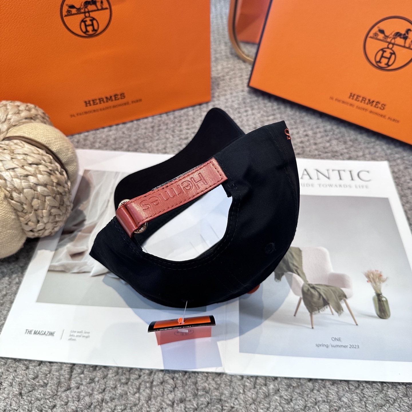  HERMÈS (爱马仕)最新款原单棒球帽 正品开模订制，做工细致，时尚帅气质量超赞！