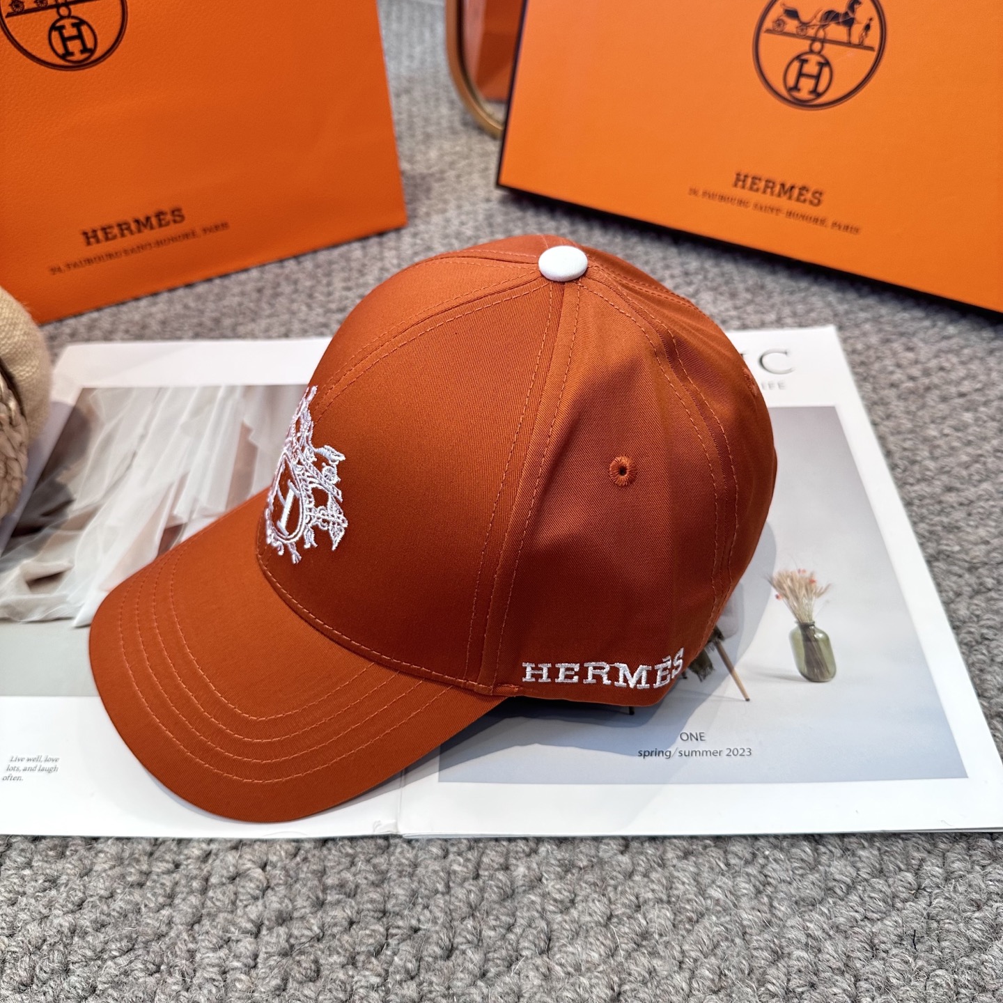  HERMÈS (爱马仕)最新款原单棒球帽 正品开模订制，做工细致，时尚帅气质量超赞！