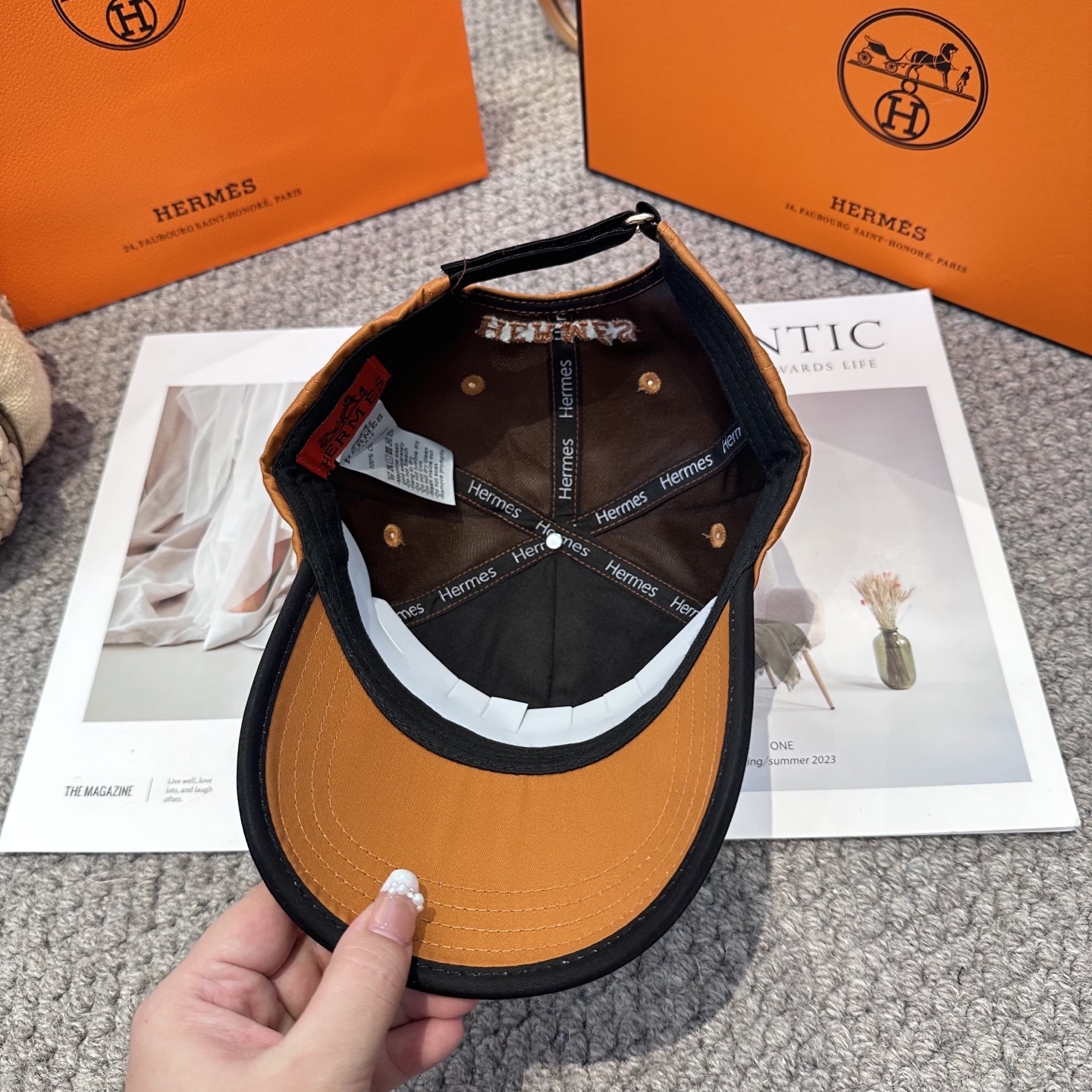  HERMÈS (爱马仕)最新款原单棒球帽 正品开模订制，做工细致，时尚帅气质量超赞！