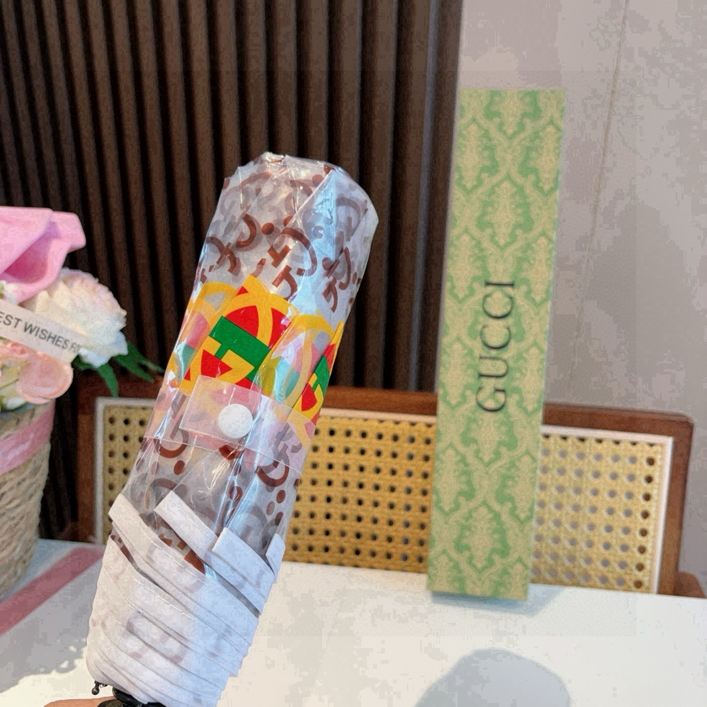  GUCCI古奇 经典款 透明 三折自动折叠晴雨伞 做工精细 气质 时尚 炒鸡好看！人手必备 ！