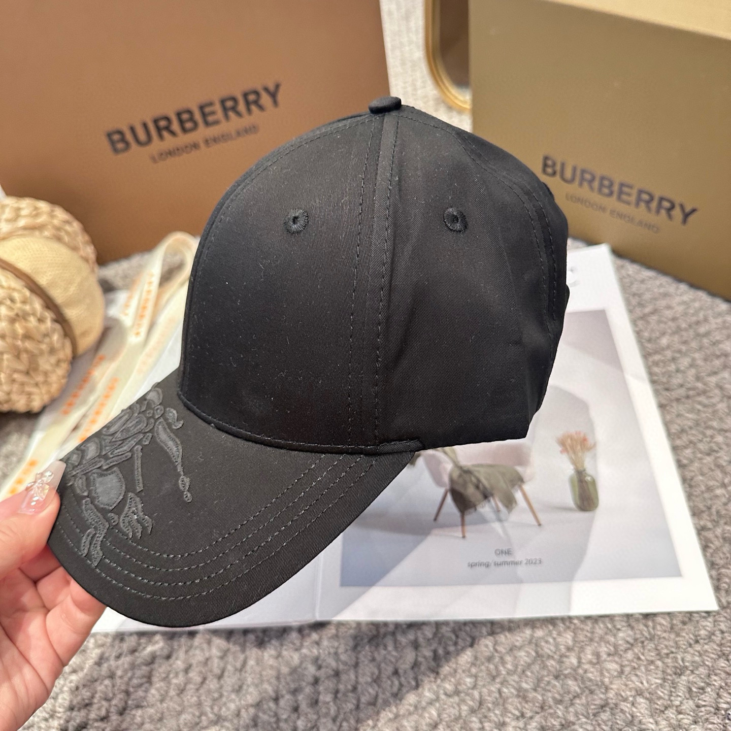  Burberry（巴宝莉）原单战马棒球帽  专柜热卖款 完美版型，原厂品质，男女款通用