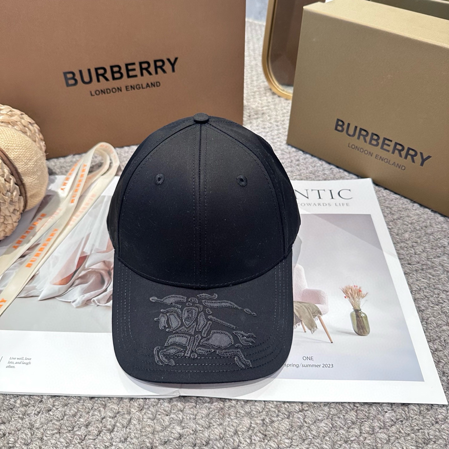  Burberry（巴宝莉）原单战马棒球帽  专柜热卖款 完美版型，原厂品质，男女款通用