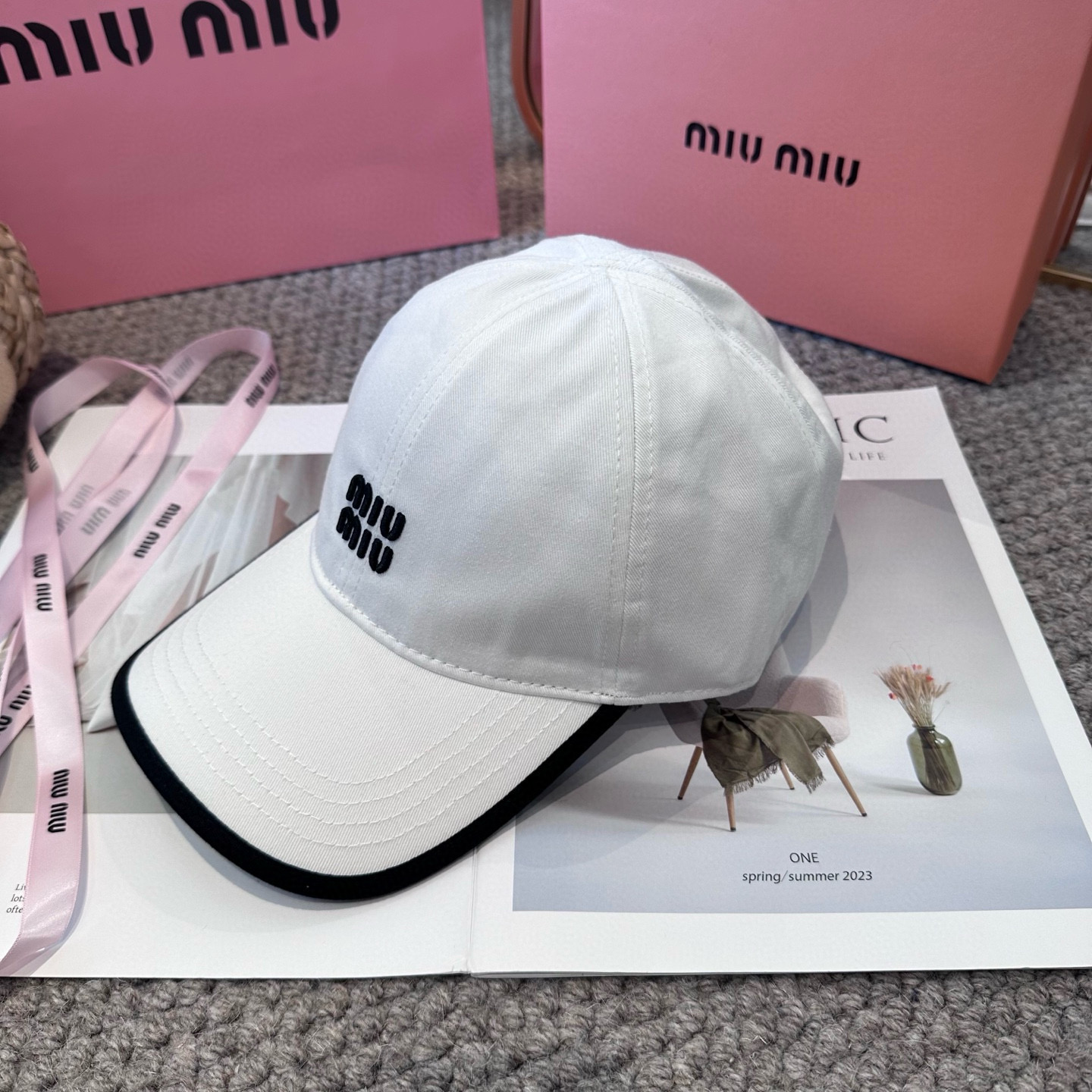   谬谬miumiu 原单 新款棒球帽，正品开模订制，原版做工细致质量超赞！6色