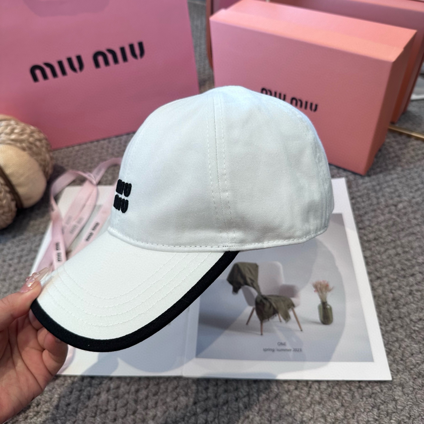   谬谬miumiu 原单 新款棒球帽，正品开模订制，原版做工细致质量超赞！6色