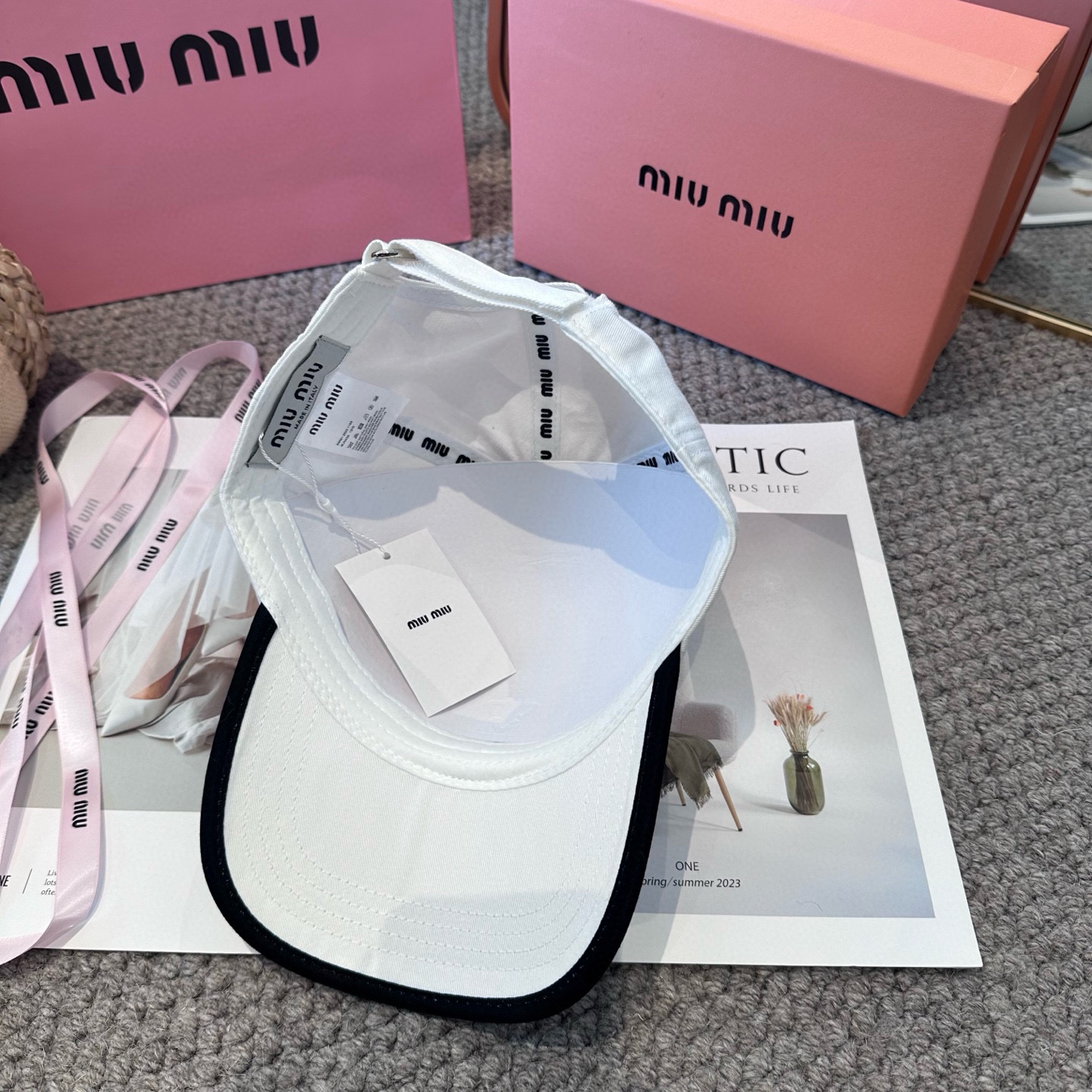   谬谬miumiu 原单 新款棒球帽，正品开模订制，原版做工细致质量超赞！6色