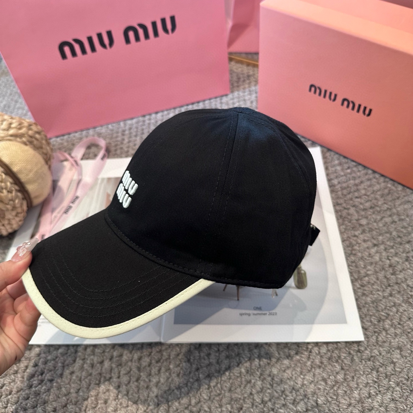   谬谬miumiu 原单 新款棒球帽，正品开模订制，原版做工细致质量超赞！6色