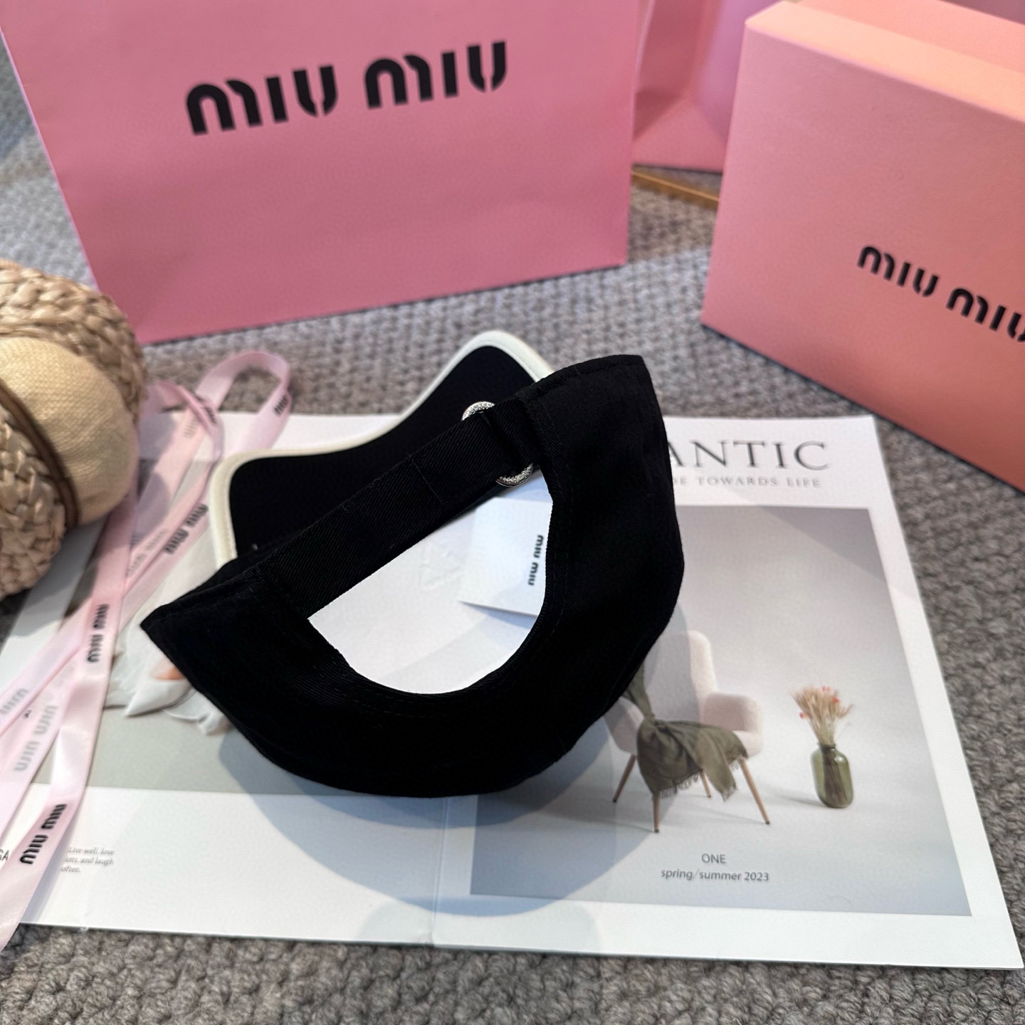   谬谬miumiu 原单 新款棒球帽，正品开模订制，原版做工细致质量超赞！6色