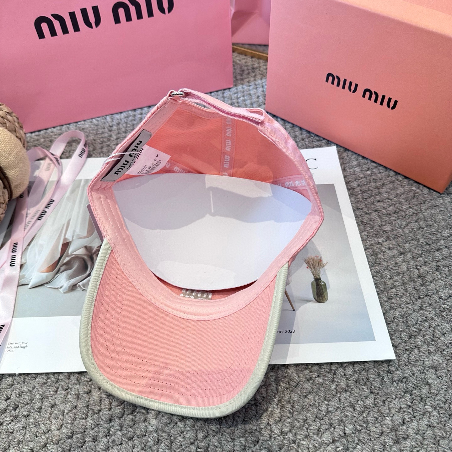   谬谬miumiu 原单 新款棒球帽，正品开模订制，原版做工细致质量超赞！6色