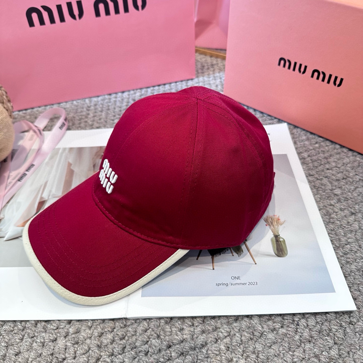   谬谬miumiu 原单 新款棒球帽，正品开模订制，原版做工细致质量超赞！6色