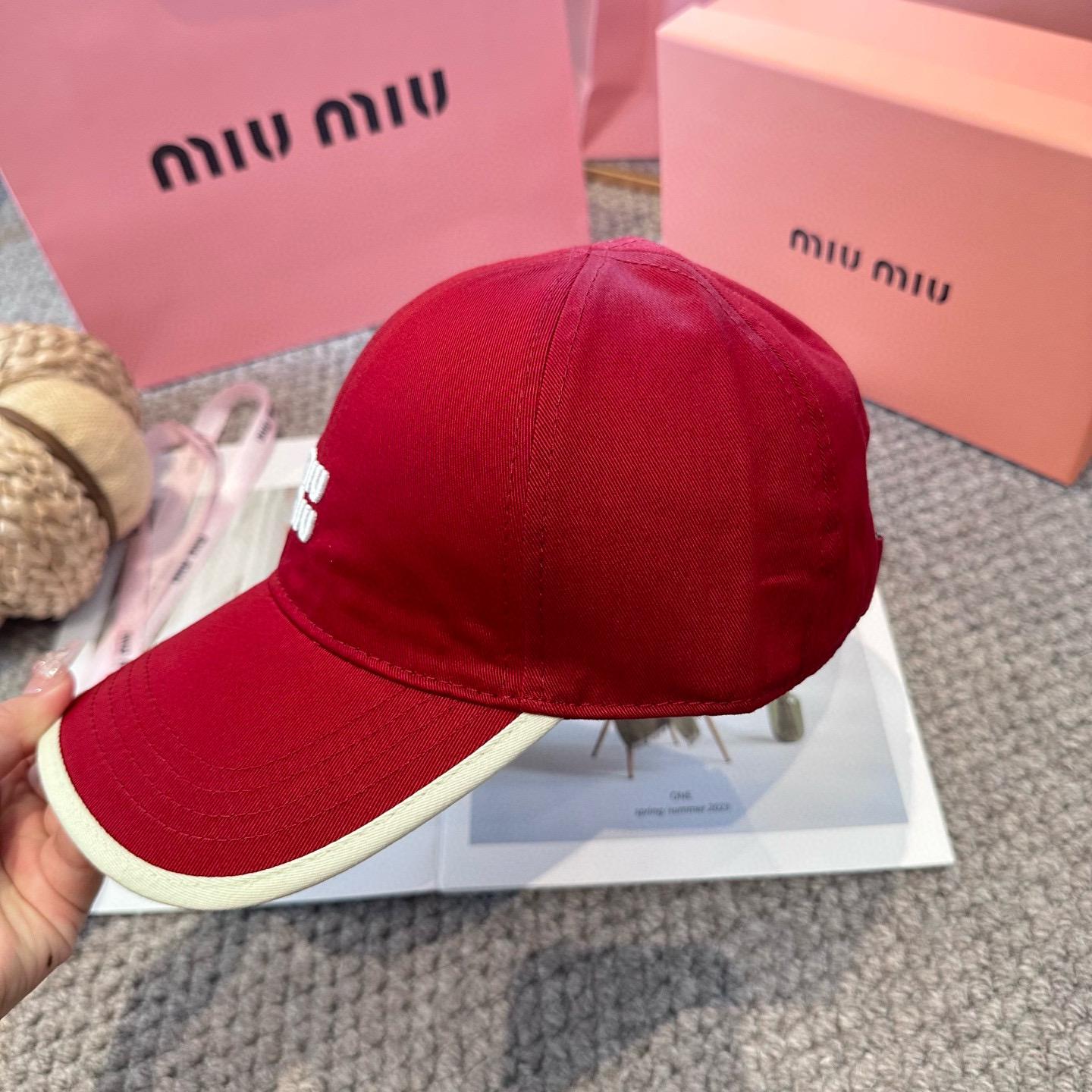   谬谬miumiu 原单 新款棒球帽，正品开模订制，原版做工细致质量超赞！6色