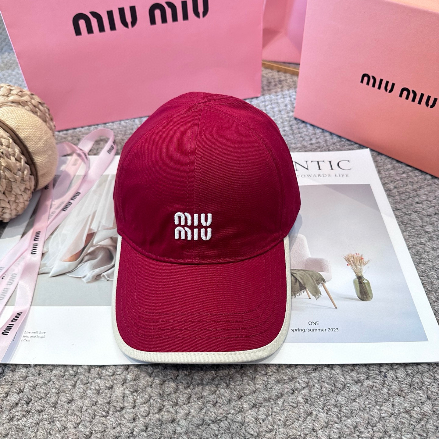   谬谬miumiu 原单 新款棒球帽，正品开模订制，原版做工细致质量超赞！6色