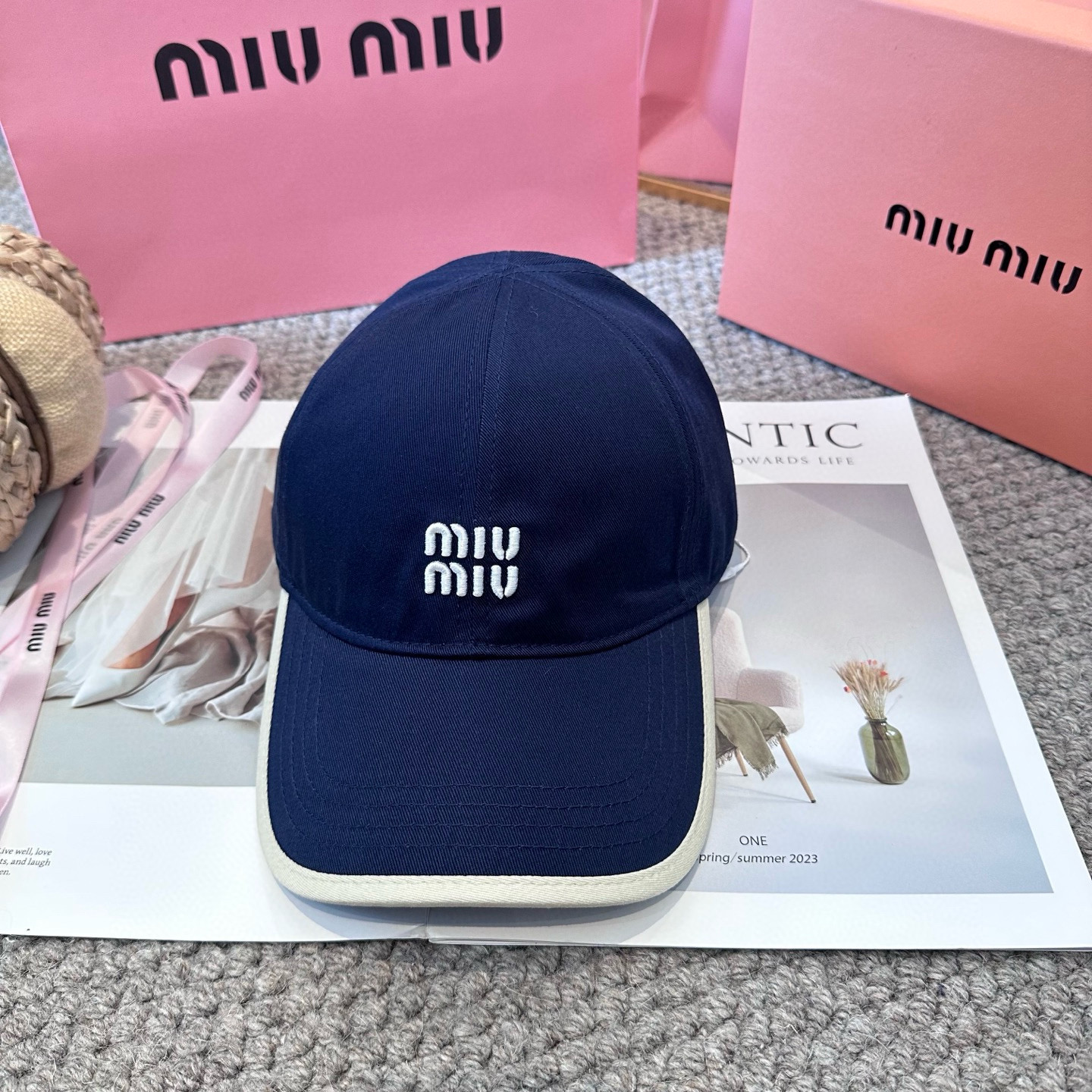   谬谬miumiu 原单 新款棒球帽，正品开模订制，原版做工细致质量超赞！6色
