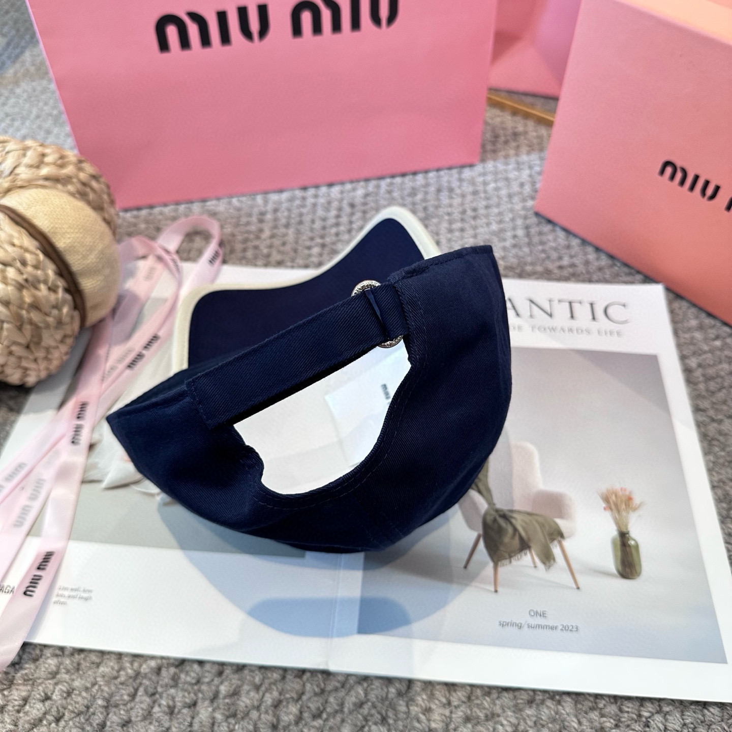   谬谬miumiu 原单 新款棒球帽，正品开模订制，原版做工细致质量超赞！6色