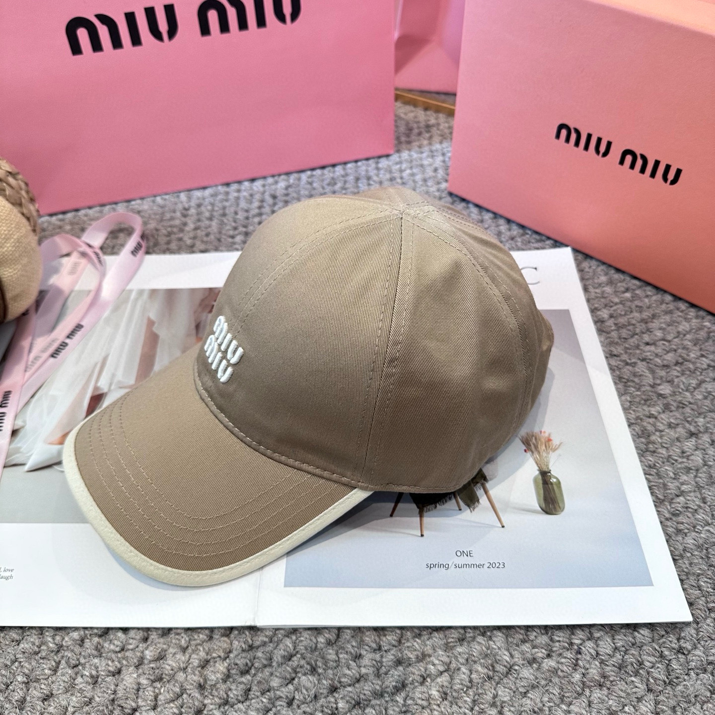   谬谬miumiu 原单 新款棒球帽，正品开模订制，原版做工细致质量超赞！6色