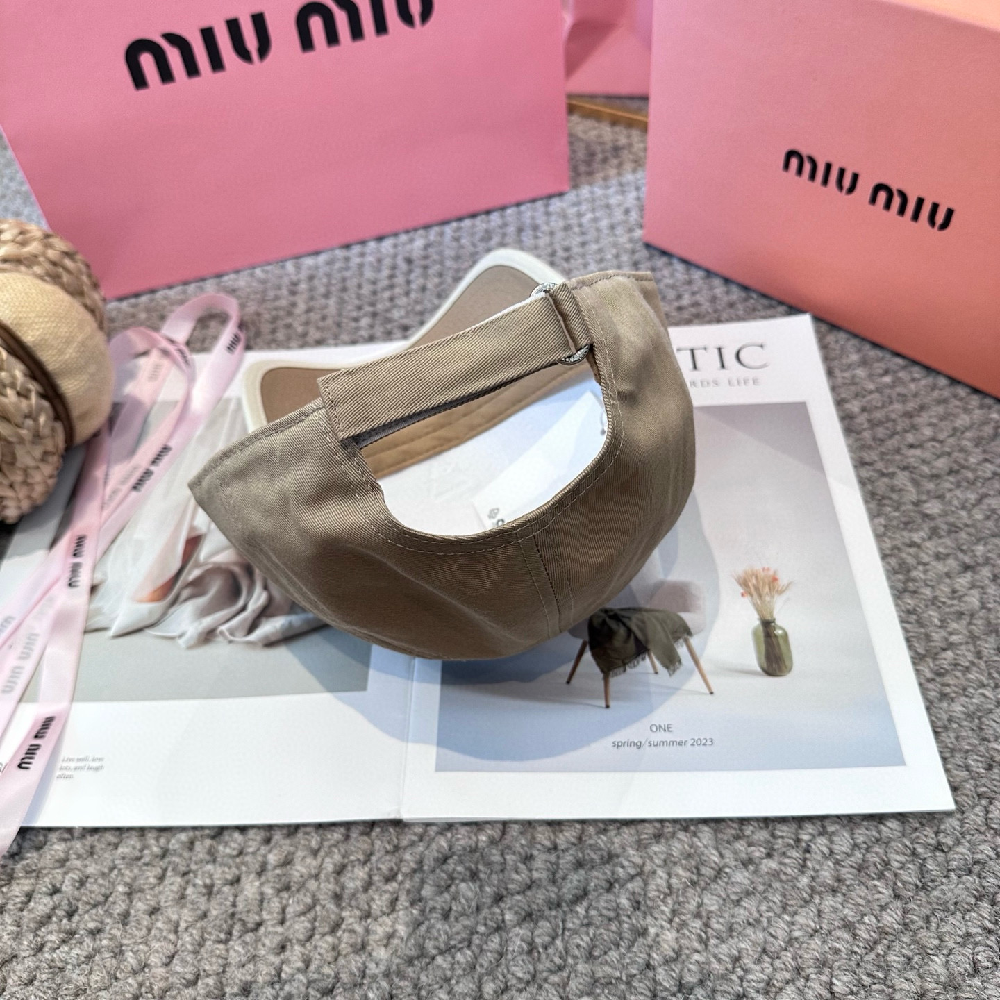   谬谬miumiu 原单 新款棒球帽，正品开模订制，原版做工细致质量超赞！6色