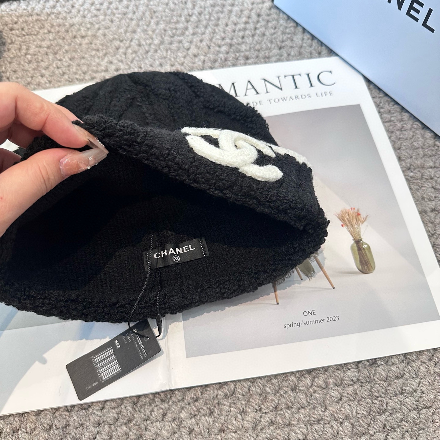 Chanel官网品质香奈儿秋冬网红时尚博主推荐款毛线帽，小红书爆款，手感超柔软舒适的针织线帽，弹性极佳！