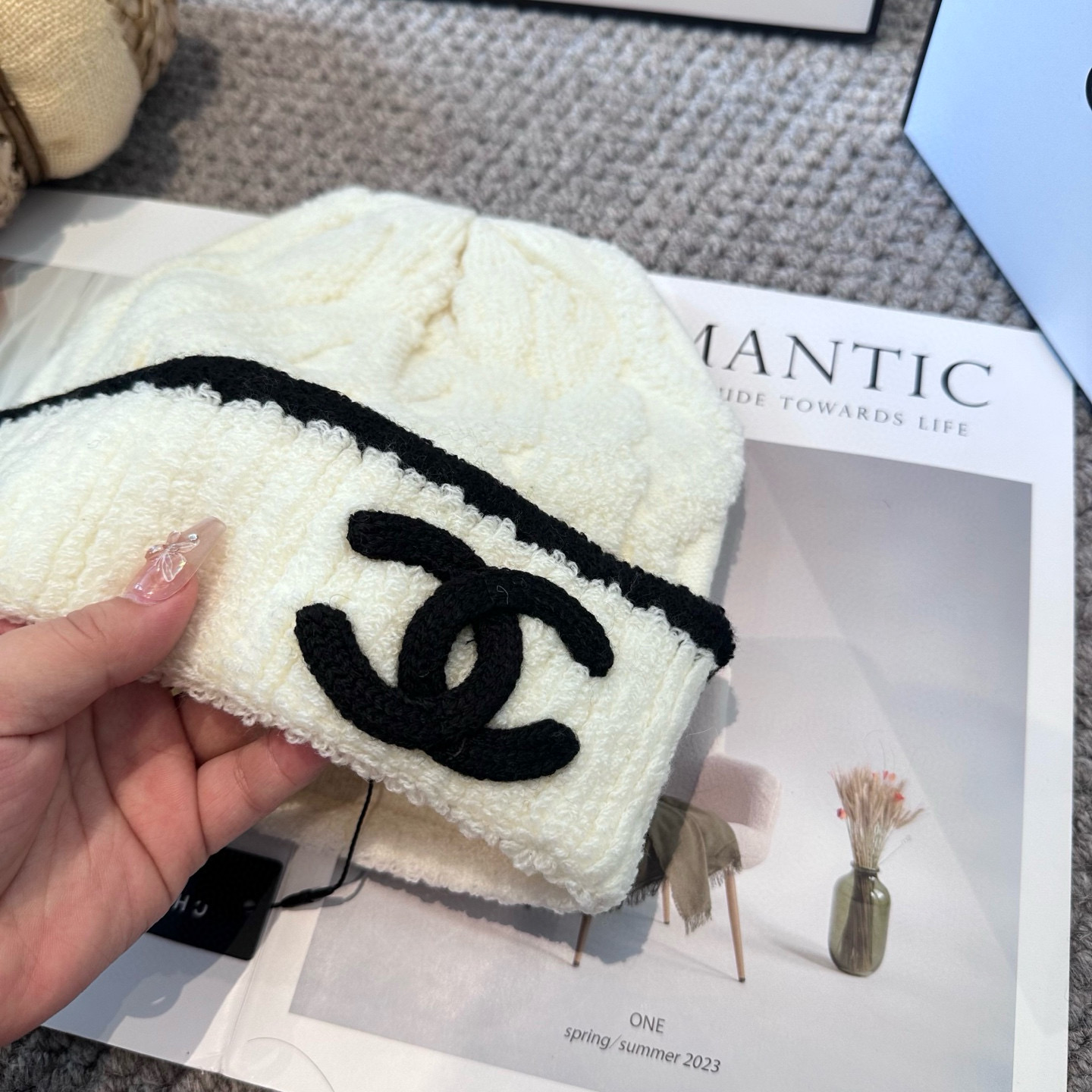 Chanel官网品质香奈儿秋冬网红时尚博主推荐款毛线帽，小红书爆款，手感超柔软舒适的针织线帽，弹性极佳！