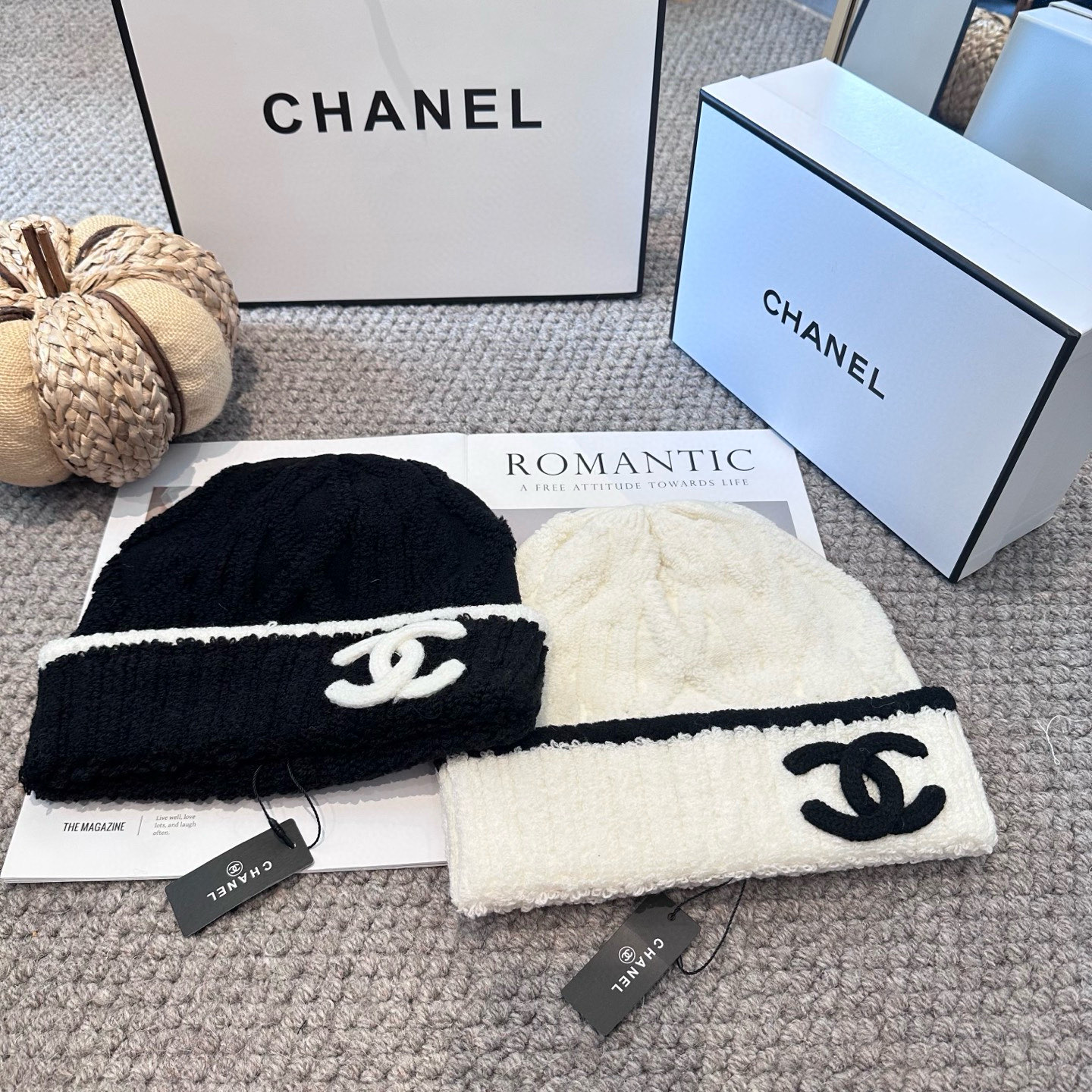 Chanel官网品质香奈儿秋冬网红时尚博主推荐款毛线帽，小红书爆款，手感超柔软舒适的针织线帽，弹性极佳！