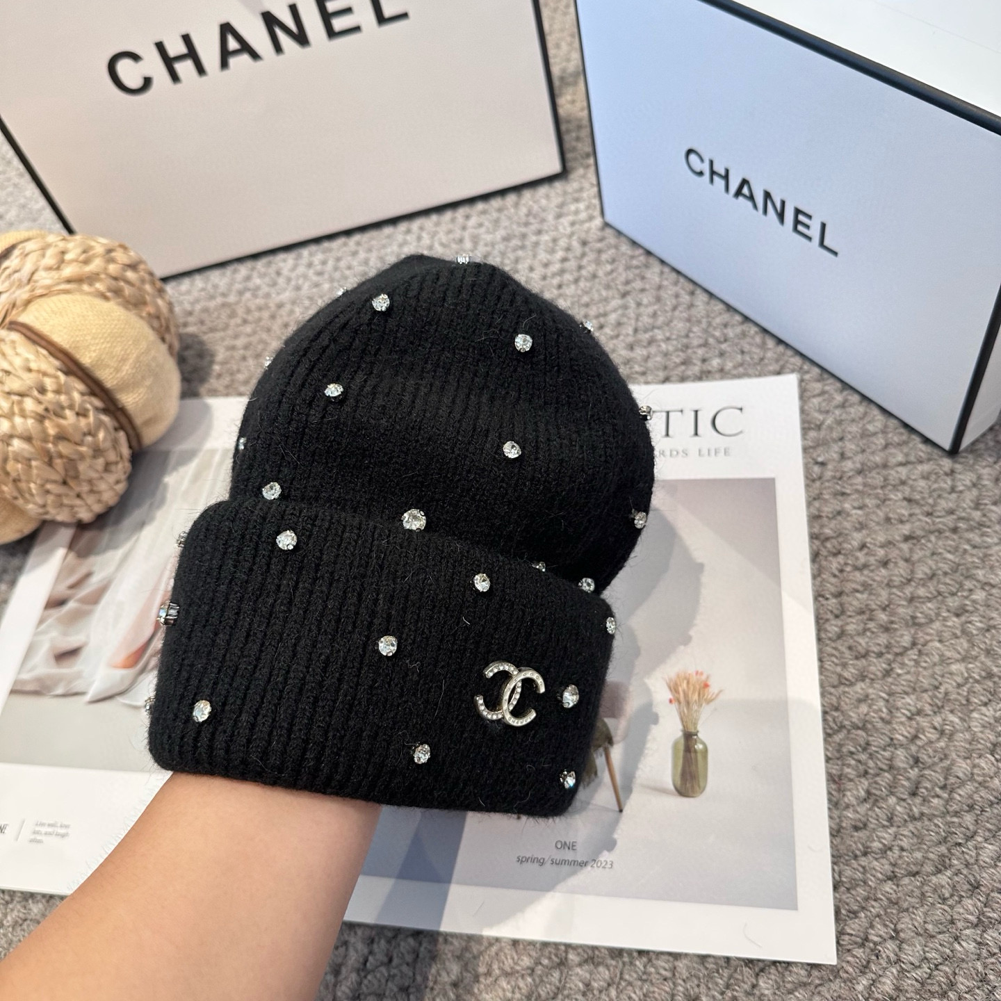  Chanel官网品质香奈儿秋冬网红时尚博主推荐款毛线帽，小红书爆款，手感超柔软舒适的针织线帽，弹性极佳