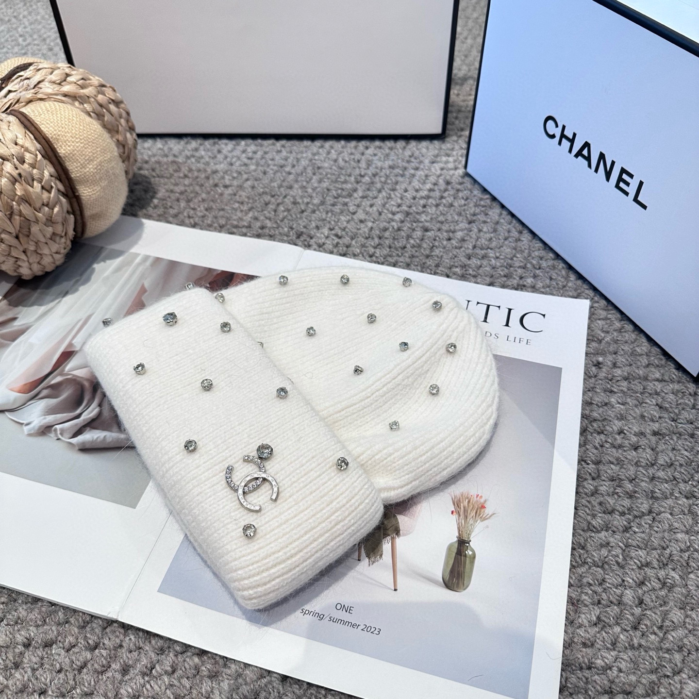  Chanel官网品质香奈儿秋冬网红时尚博主推荐款毛线帽，小红书爆款，手感超柔软舒适的针织线帽，弹性极佳