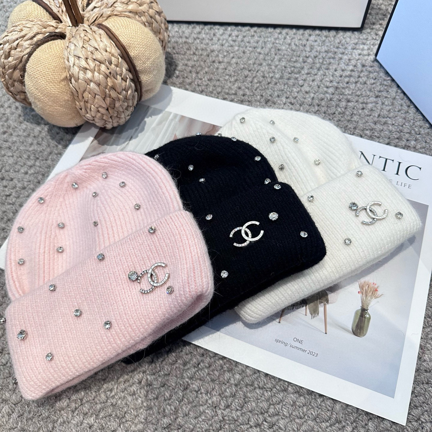  Chanel官网品质香奈儿秋冬网红时尚博主推荐款毛线帽，小红书爆款，手感超柔软舒适的针织线帽，弹性极佳