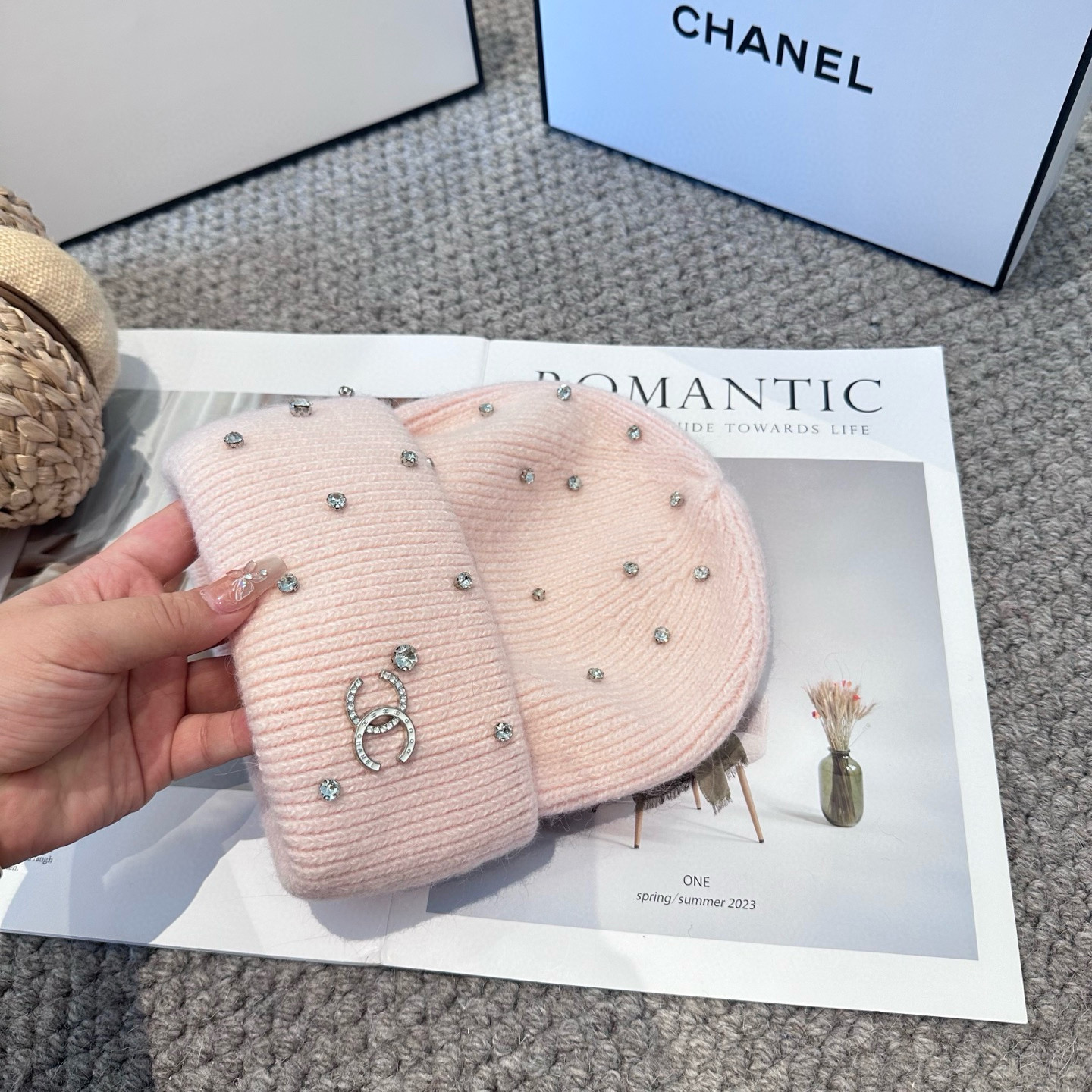  Chanel官网品质香奈儿秋冬网红时尚博主推荐款毛线帽，小红书爆款，手感超柔软舒适的针织线帽，弹性极佳