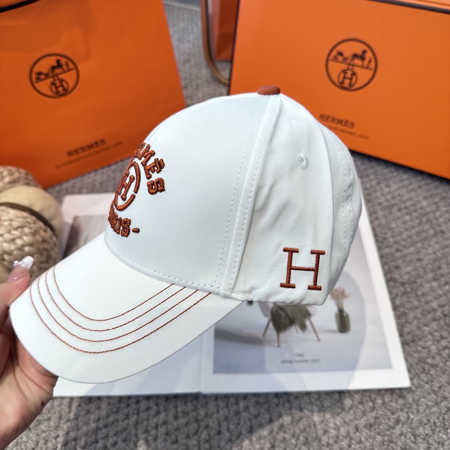  HERMÈS (爱马仕)最新款原单棒球帽 正品开模订制，做工细致，时尚帅气质量超赞！