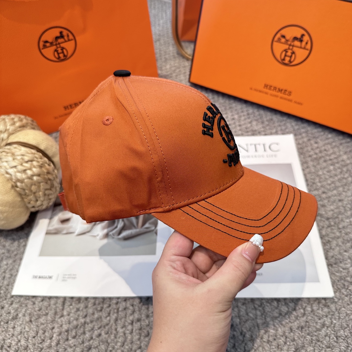  HERMÈS (爱马仕)最新款原单棒球帽 正品开模订制，做工细致，时尚帅气质量超赞！