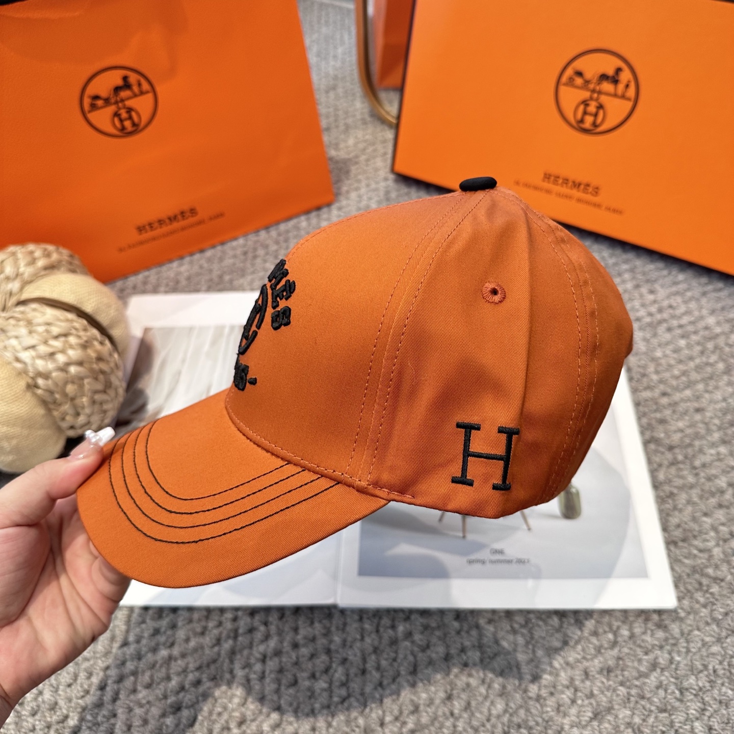  HERMÈS (爱马仕)最新款原单棒球帽 正品开模订制，做工细致，时尚帅气质量超赞！