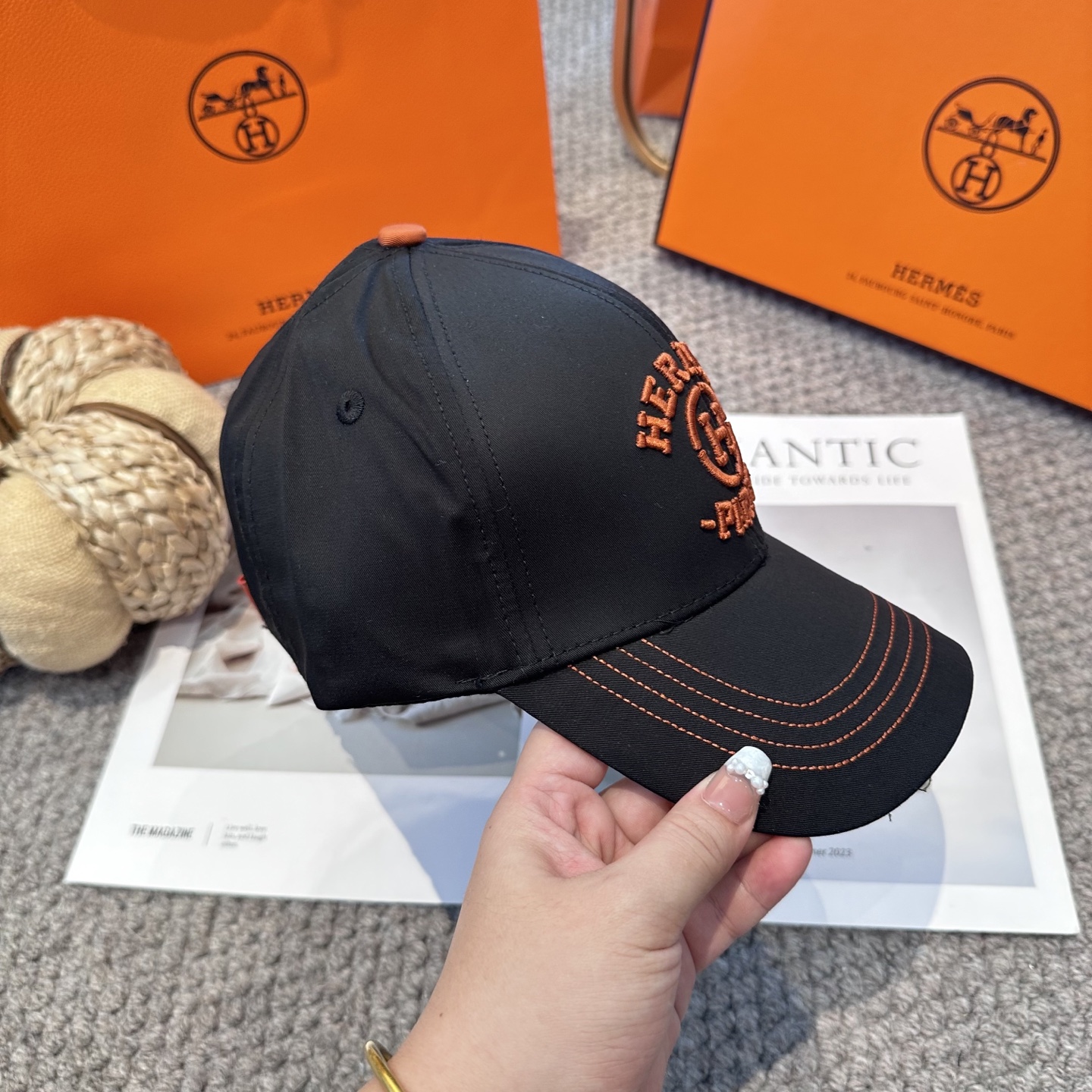  HERMÈS (爱马仕)最新款原单棒球帽 正品开模订制，做工细致，时尚帅气质量超赞！