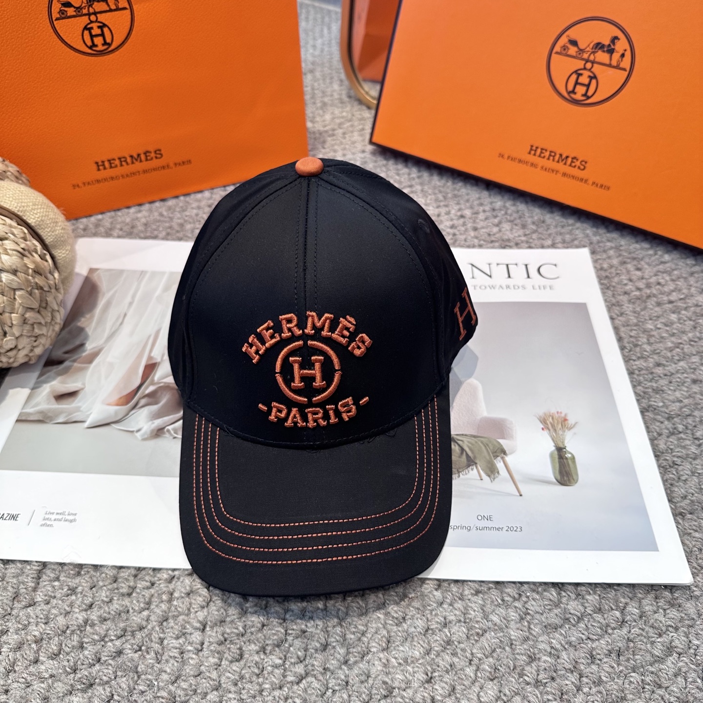  HERMÈS (爱马仕)最新款原单棒球帽 正品开模订制，做工细致，时尚帅气质量超赞！