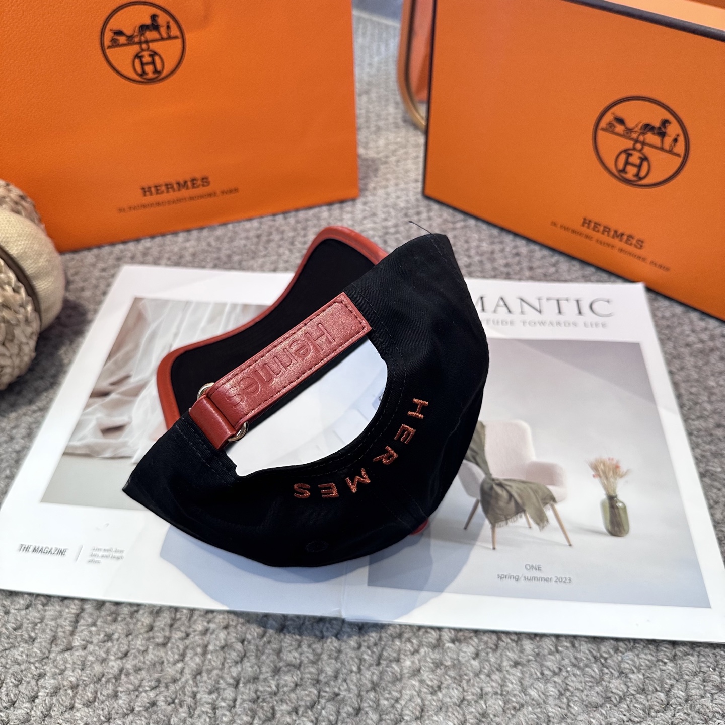  HERMÈS (爱马仕)最新款原单棒球帽 正品开模订制，做工细致，时尚帅气质量超赞！