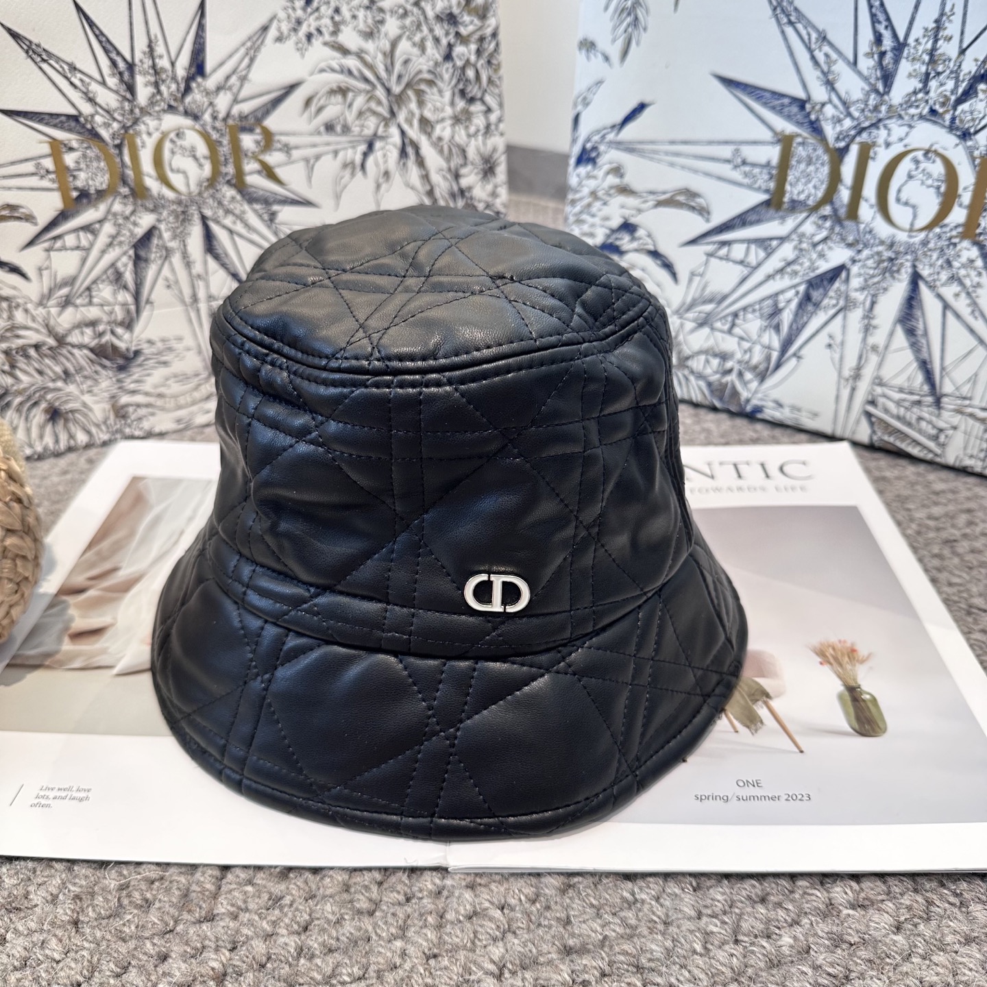 Dior 迪奥 新款原单渔夫帽， 精致純也格调很有感觉，很酷很时尚，质量超赞