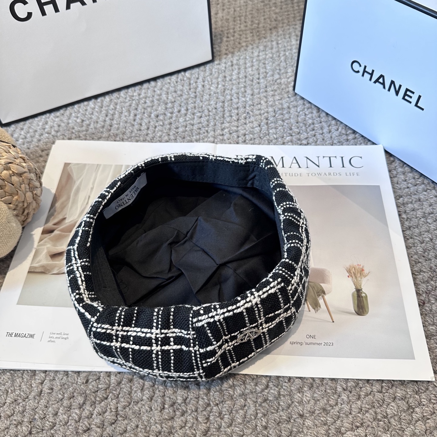 Valentino华伦天奴 简单不失优雅 简约风 新款格纹贝雷帽