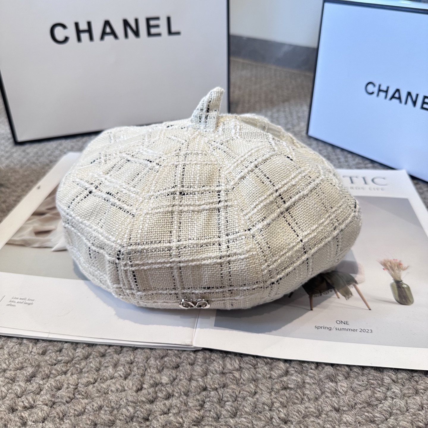 Valentino华伦天奴 简单不失优雅 简约风 新款格纹贝雷帽