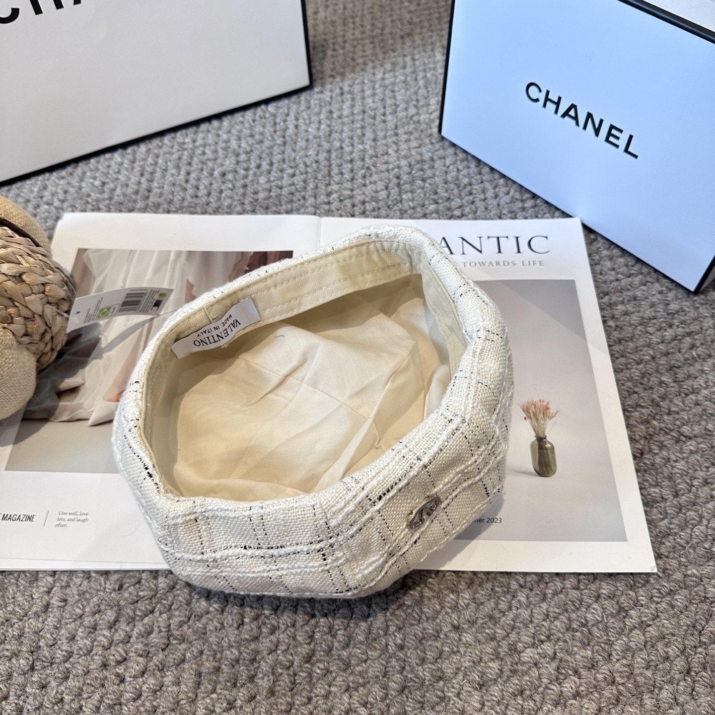 Valentino华伦天奴 简单不失优雅 简约风 新款格纹贝雷帽