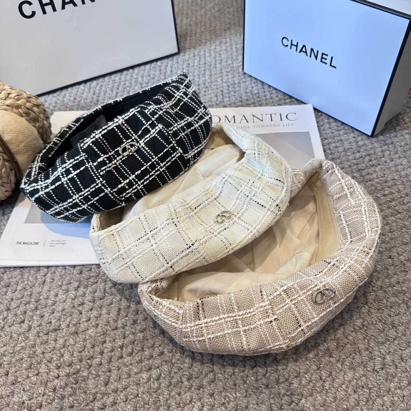 Valentino华伦天奴 简单不失优雅 简约风 新款格纹贝雷帽