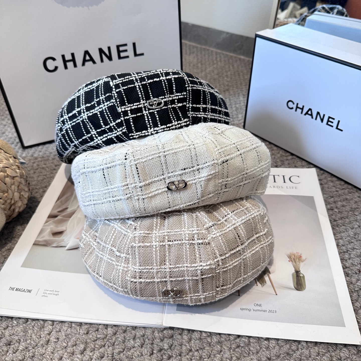 Valentino华伦天奴 简单不失优雅 简约风 新款格纹贝雷帽