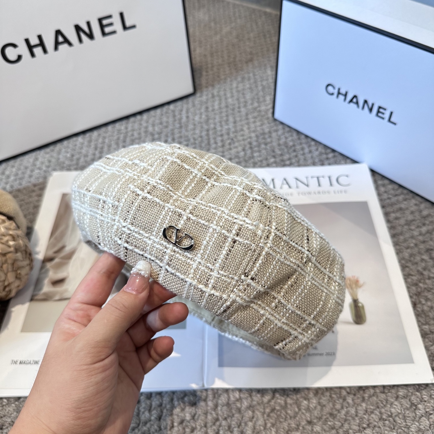 Valentino华伦天奴 简单不失优雅 简约风 新款格纹贝雷帽