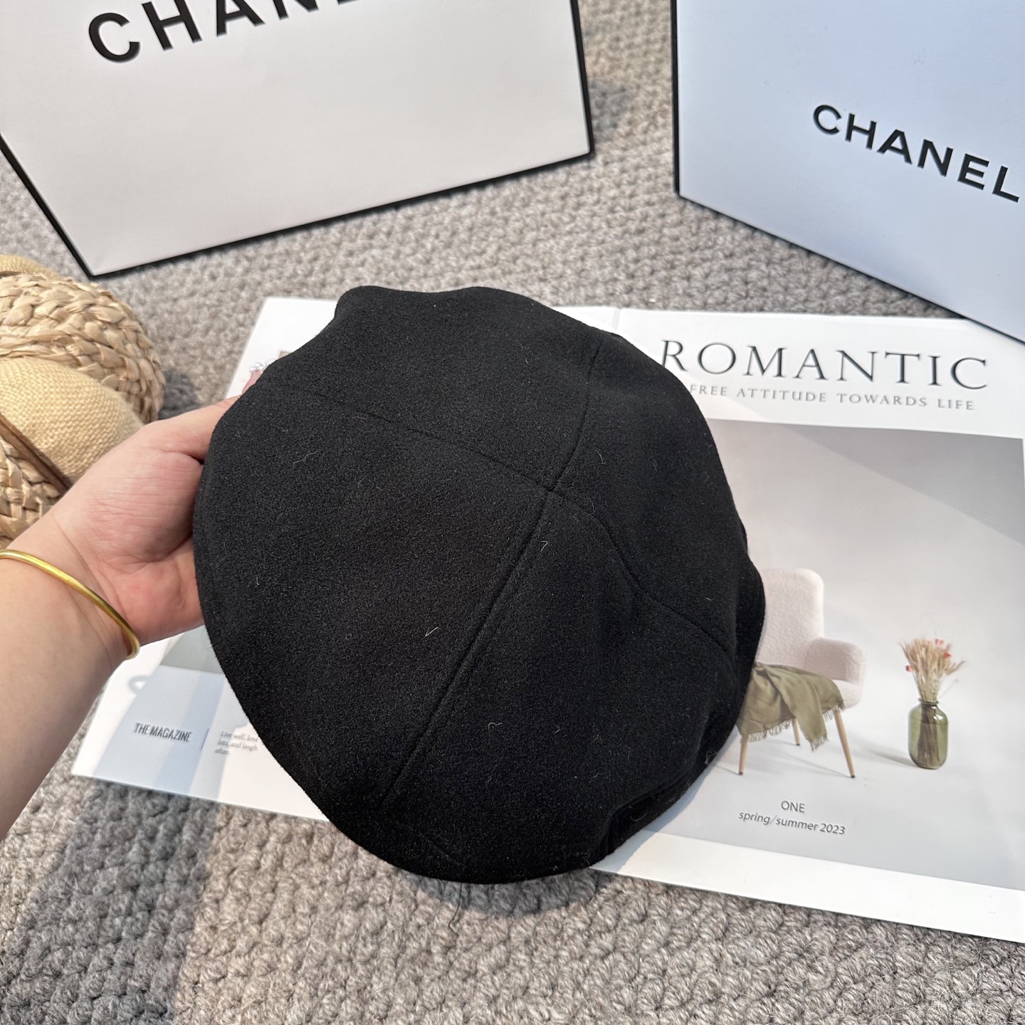 Chanel香奈儿新款链条贝雷帽，搭配精致简单小logo 小香风高级面料定制 谁看谁喜欢😘