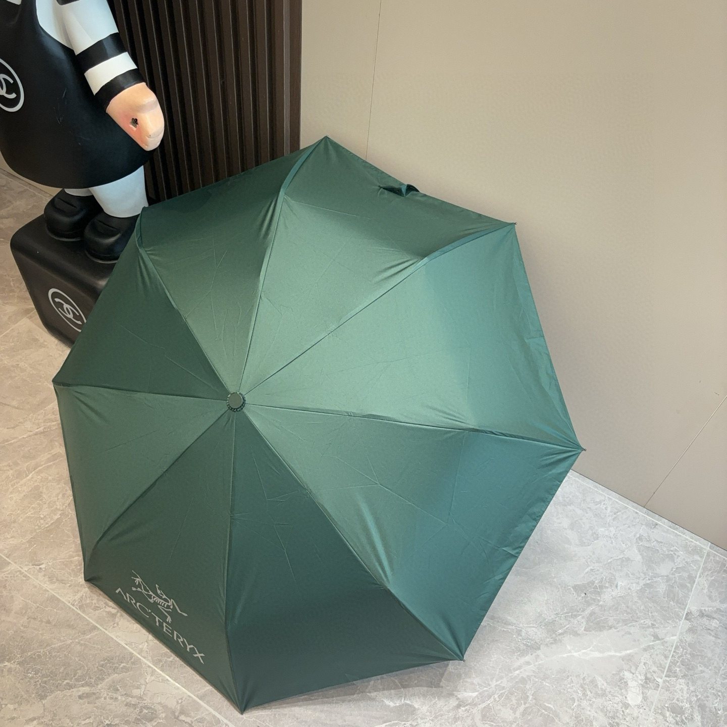  ARCTERYX（始祖鸟  ）三折自动折叠晴雨伞 新涂层技术深色伞面 拥有令人惊喜的遮光效果！