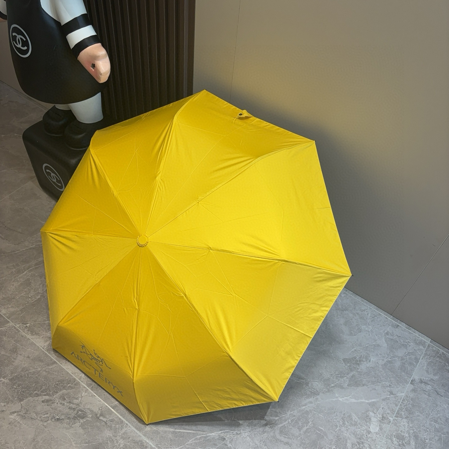  ARCTERYX（始祖鸟  ）三折自动折叠晴雨伞 新涂层技术深色伞面 拥有令人惊喜的遮光效果！