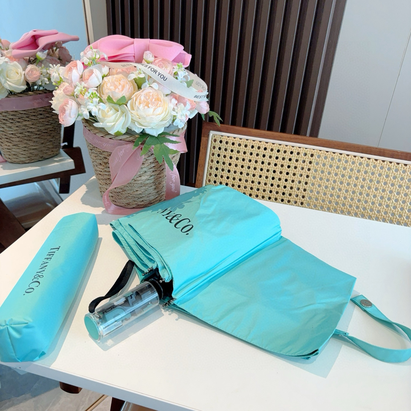 Tiffany蒂芙尼 透明手柄三折自动折叠晴雨伞 火爆来袭 夏日里的小清新 高效阻隔紫外线涂层 有伞随行