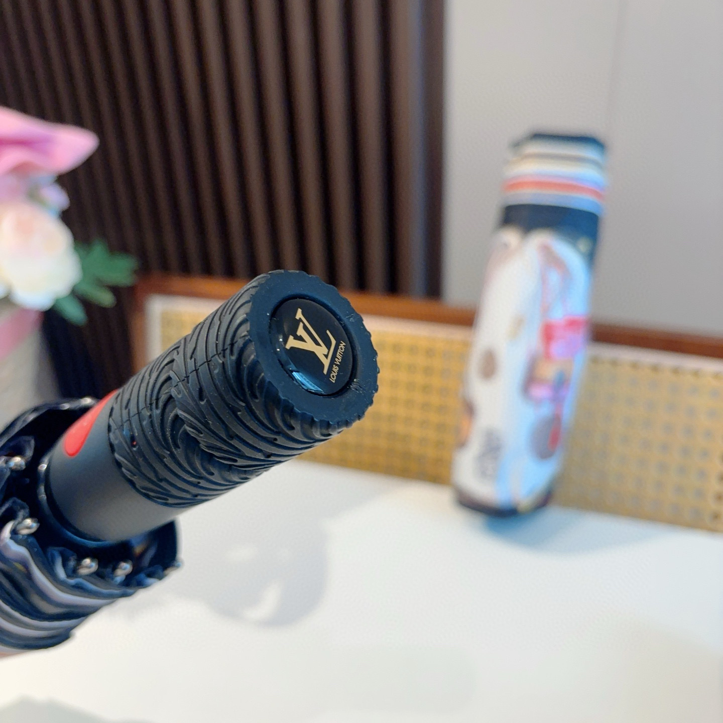  LOUIS VUITTON （路易威登）2025新款 经典字母 三折自动折叠晴雨伞 新涂层技术深色伞面