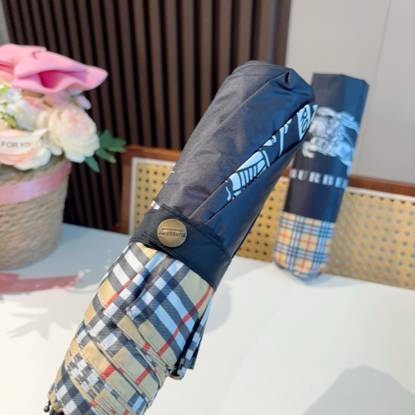  BURBERRY（巴宝莉） 三折自动折叠晴雨伞 年度巅峰之作 经典 高雅 时髦 这就是被称为英国BUR