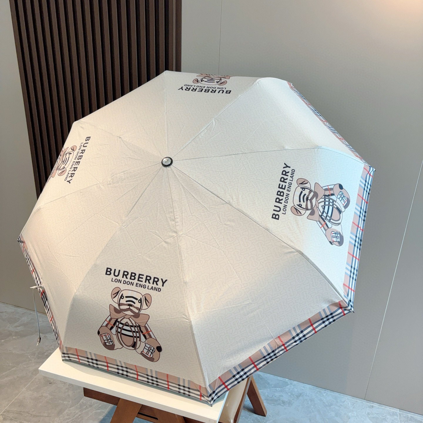  BURBERRY（巴宝莉） 三折自动折叠晴雨伞 年度巅峰之作 经典 高雅 时髦 这就是被称为英国BUR