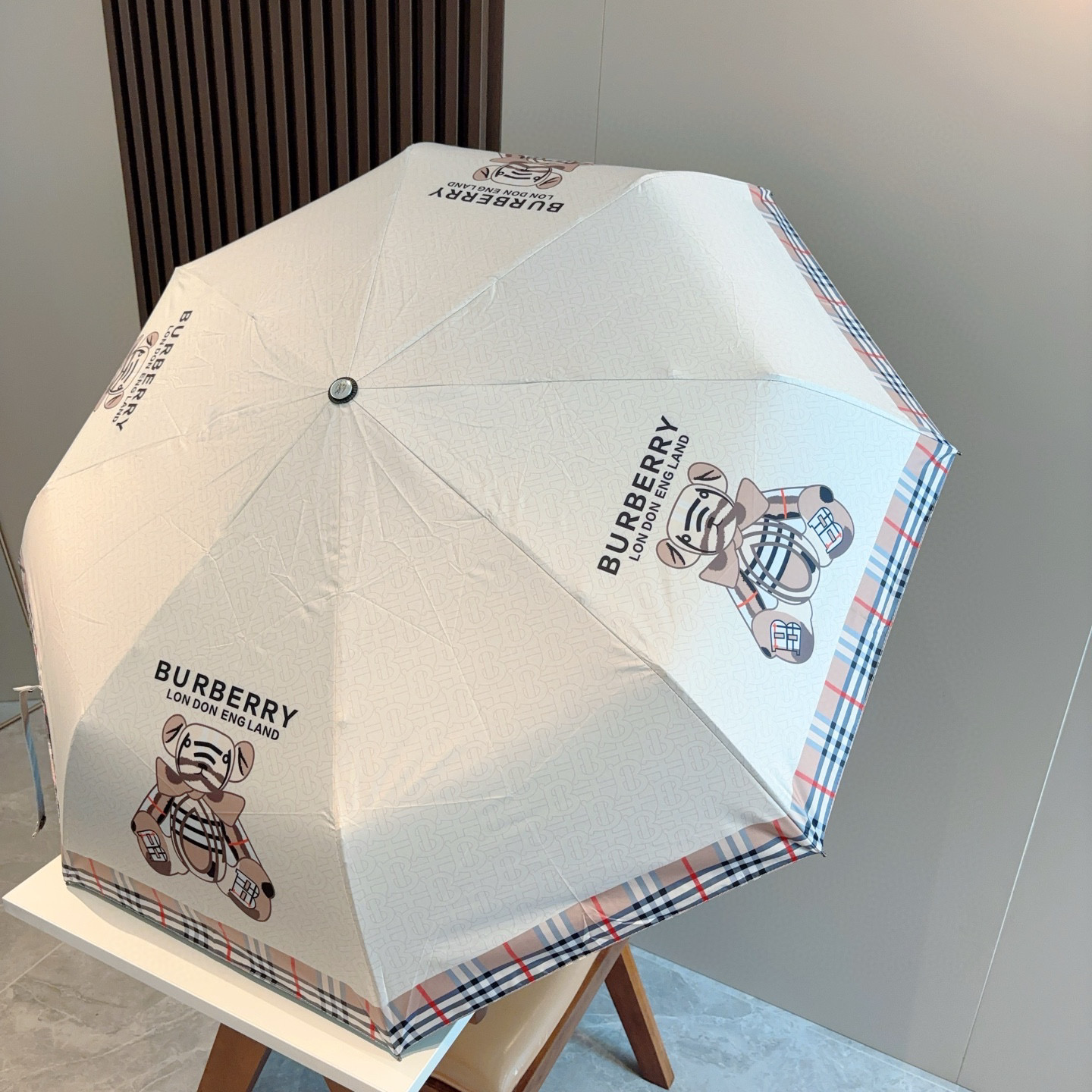  BURBERRY（巴宝莉） 三折自动折叠晴雨伞 年度巅峰之作 经典 高雅 时髦 这就是被称为英国BUR