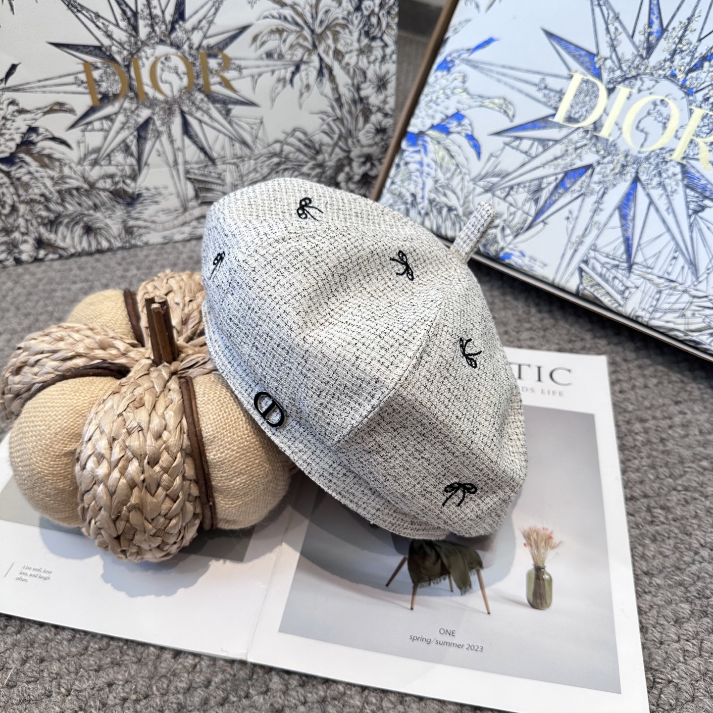 DIOR迪奥 贝雷帽子女春秋网红日系复古百搭画家帽品脸小凹造型八角帽