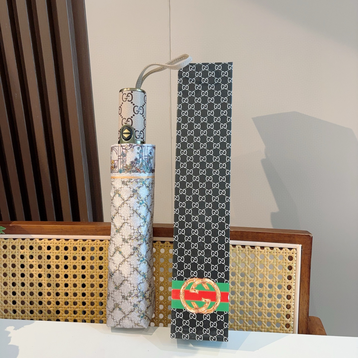  GUCCI（古奇） 三折自动折叠晴雨伞  晴天遮阳 雨天遮雨 原单代工品质 带防紫外线涂层 长度30c